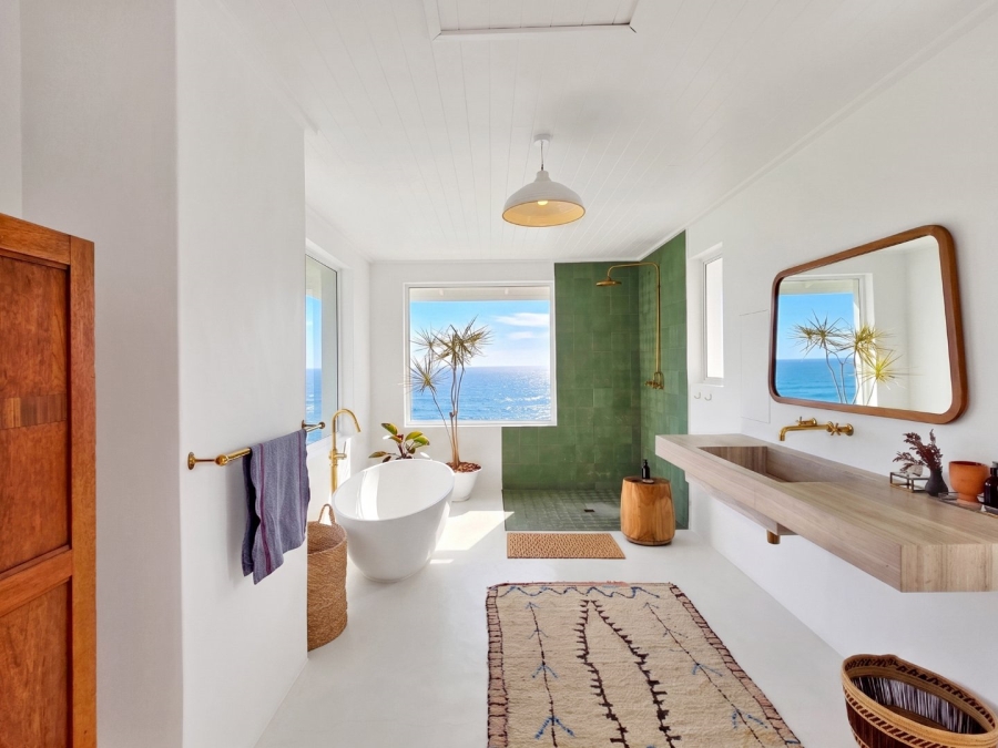 To Let 7 Bedroom Property for Rent in Bantry Bay Western Cape
